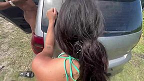 fui de carro com minhas amigas para um matagal e fizemos uma putaria gostosa no meio do mato