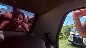 fui de carro com minhas amigas para um matagal e fizemos uma putaria gostosa no meio do mato