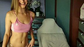 The fitness babe is sucking and cumming juicy on the webcam