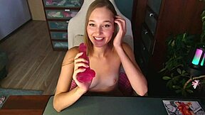 The fitness babe is sucking and cumming juicy on the webcam