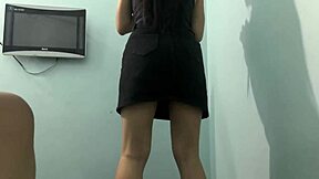 i'm watchin this college girl do her ass workout in a skirt, her big asian ass looks so good