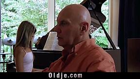 Cutie teen shows real fucking to old guy masturbating to porn 😏