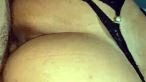 Dando A Buceta Para O Garoto De Programa Enquanto O Corno Trabalha