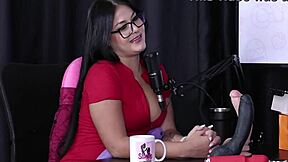 i watch naty varga and tifany rocha swingin on sheer red