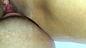 内衣翘臀美女骑乘猛摇超爽剪辑