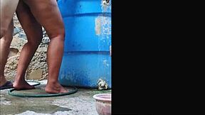 me salio caro ba�arme en el patio termine con el culo full de semen 😩