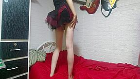 bruja caliente, baile sensual en calzon rojo, ensena vagina y se mueve rico como me recomendo el doctor por halloween