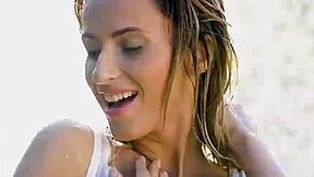 Stunning Wet MILF Cara Mell Strips for Perfect Body Show