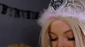 Teen blondes kenzie and morgan have pussy party