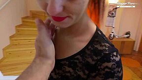 娇小黑发妹试镜狗爬猛干舔逼高潮