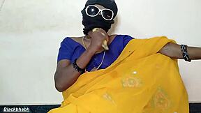 South Mallu Aunt Takes Big Banana In Pussy