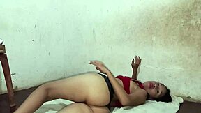 grabando a mi hermana masturb�ndose con gritos y gemidos sexis