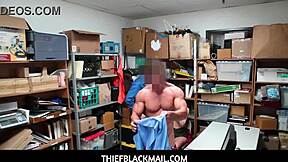 Smooth Criminal Audrey Royal Fucks Guards to Escape