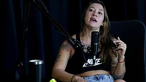 Flor De Damiana Gets Pussy Licked Outdoors