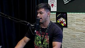 Girl showed sex position, hard to eat without fetishes?