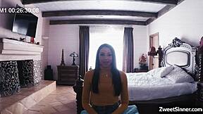 Hot MILF Ella Nova spreads for neighbor 😍