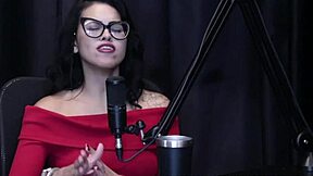 Caroleta Roots' orgasm moments with Bia Hot outdoors