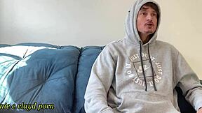 Me estressei com meu time de futebol e a vizinha do condomínio me acalmou com um chá de buceta completo no red