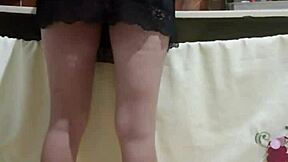 Employee flashes hot ass in kitchen, making me crazy horny 😍