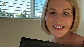 SugarNadya GIVES A PROFESSIONAL EVALUATION Of Male Manhood In This Fetish Scene