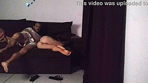 Madrasta divides sofa with enteado moaning dirty