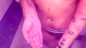 i got this curvy colombian with big ass in the shower, she dances and shakes everything for me