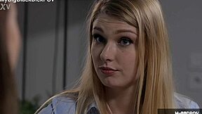 Kitana Lure和Lucy Heart办公室热女同互舔