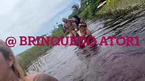 fui com minha amiga para a praia de nudismo