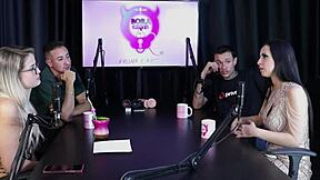 Começou No Pornô Fez Collab Depois De Vender Punheta A Família Foi Difícil Mas O Pai E A Mãe - Teh Angel Sheer Red