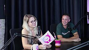 Começou No Pornô Fez Collab Depois De Vender Punheta A Família Foi Difícil Mas O Pai E A Mãe - Teh Angel Sheer Red