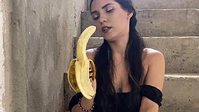i mi vecina le gusta tanto la banana que ahora tiene ganas de la mia, monster cock huge roommate doggystyle colombian taboo blowjob roleplay babe amateurs