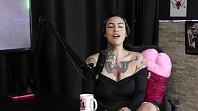 Teve a polêmica de seu cu engolir um plug g sente tesão no pé começou menage nova gostou de fazer dp com pau grande e o que ama no sexo - lexi mallet sheer red!