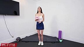 Summer Renee shows her tight pussy in casting 😏