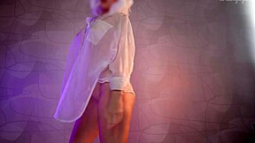 Petite blonde takes huge creampies 😘