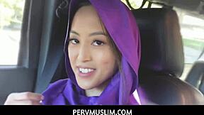 Alexia Anders blows her bf in car 😏