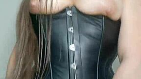 la due�a del bar hace un video especial penetrando su hermosa y enorme concha para su nuevo cliente le encanta la verga de extra�os full on xred sheer 2