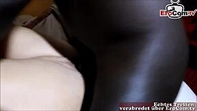 deutsche dünne amateur schlampe fickt im hotel großen schwarzen schwanz 😈