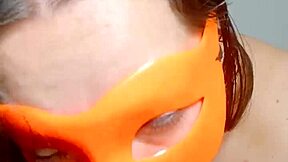 la due�a del bar hace un video especial penetrando su hermosa y enorme concha para su nuevo cliente le encanta la verga de extra�os full on xred sheer 2