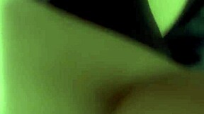 Convenci a Mi Vecina de 18 de Follar en Homemade Video con Su Coño Afeitado