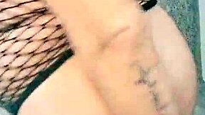 oh wow, it's so delicious riding my dildo until i reach a strong orgasm as a latina milf