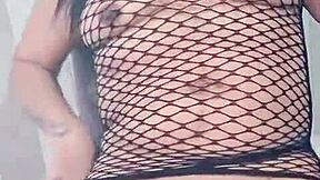 oh wow, it's so delicious riding my dildo until i reach a strong orgasm as a latina milf