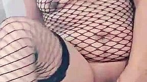 oh wow, it's so delicious riding my dildo until i reach a strong orgasm as a latina milf