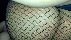 Esta puta latina culona se pone cachonda y me pide que le folle el culo duro