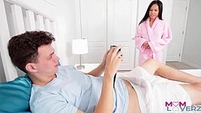 Asian stepmom Evie Ling shares creampie secrets with deepthroat blowjob and doggystyle riding in family reality