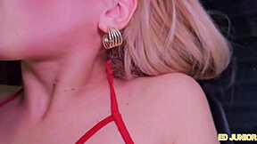 Fudendo uma loirinha sem camisinha no iate with big cock interracial action