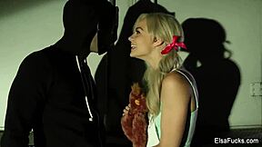 Umm Elsa Jean fucking that masked stranger with hardcore pussy sex and cumshot.