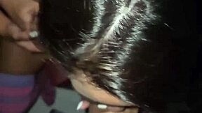 levando a novinha na casa de swing e macetando ela no glory hole, ela pediu pra eu gozar na boca e tomou todo o leitinho 😈🍆💦🔥