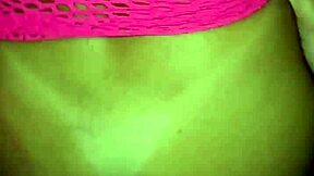 levando a novinha na casa de swing e macetando ela no glory hole, ela pediu pra eu gozar na boca e tomou todo o leitinho 😈🍆💦🔥