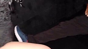 Levei a irmã da minha mulher pro glory hole e a safada mandou ver na pica 😈