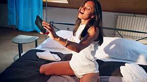 可爱黑发Sima 色情指奸自慰秀18岁娇小身材